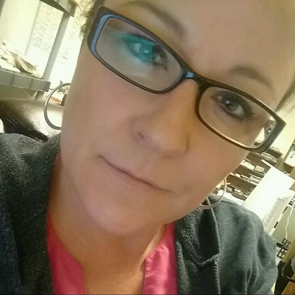 Meet your Posher, Crystal - Picture 1 of 1